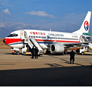 二连浩特航空空运航空快运业稳步发展的原因是什么？